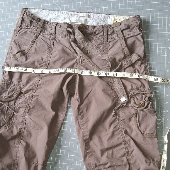 Abercrombie & Fitch Pants - Cargo Capri Pants